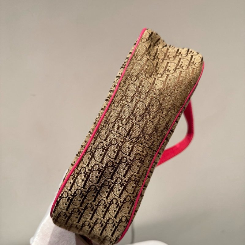 Dior jisoo同款同色腋下 小胖丁元寶包 芭比粉 blackpink粉墨金智秀同款 22*12*8 98新配件塵袋-6