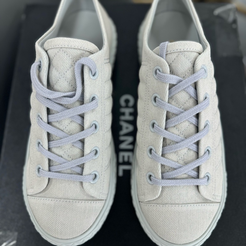 閒置新Chanel香奈兒 浮雕雙C餅乾鞋 女 白色板鞋 38 碼-1