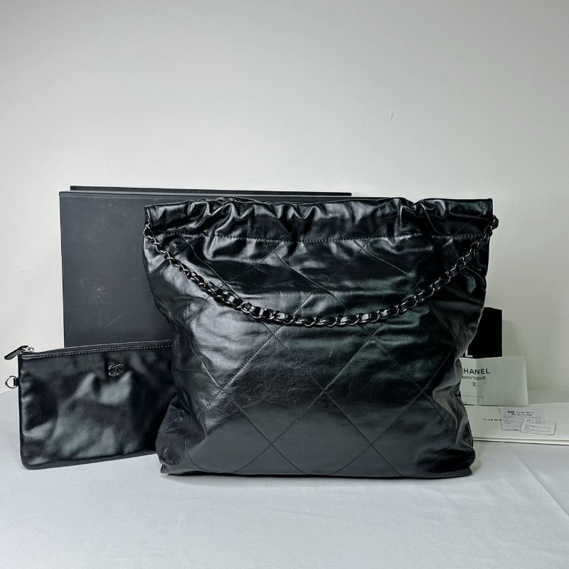 CHANEL 中款黑字22肩背包-2