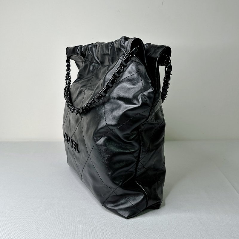 CHANEL 中款黑字22肩背包-3