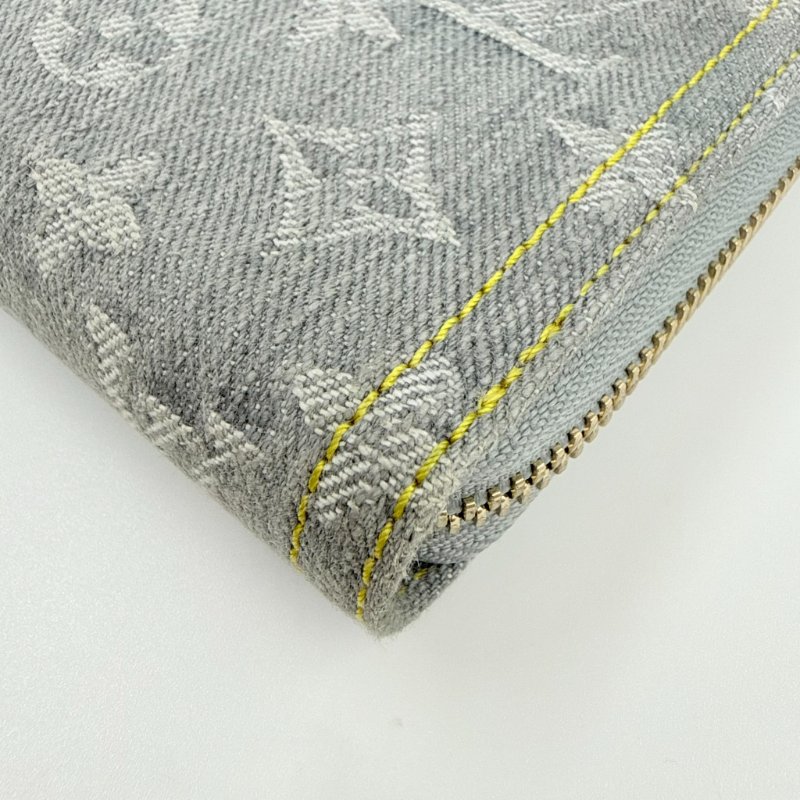 Louis Vuitton -灰藍色牛仔淡金釦Nautical拉鍊長夾-7