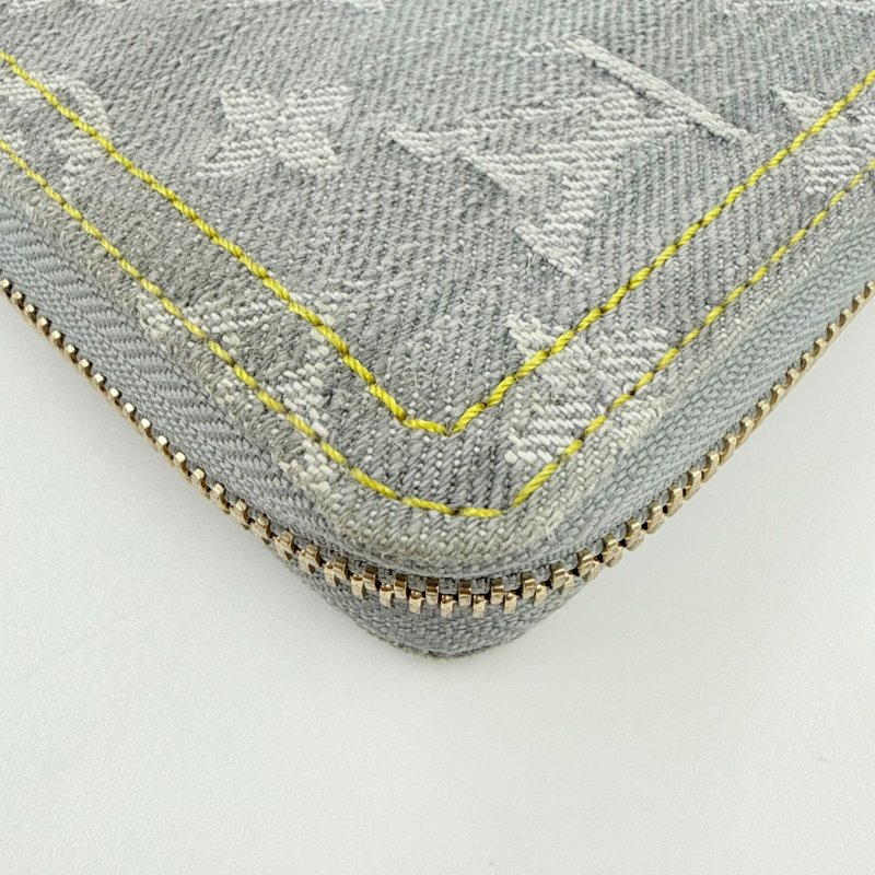 Louis Vuitton -灰藍色牛仔淡金釦Nautical拉鍊長夾-9