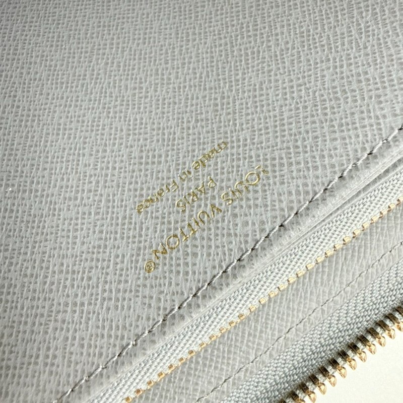 Louis Vuitton -灰藍色牛仔淡金釦Nautical拉鍊長夾-13