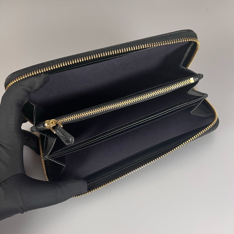 PRADA 1ML506 黑尼龍ㄇ拉長夾-4