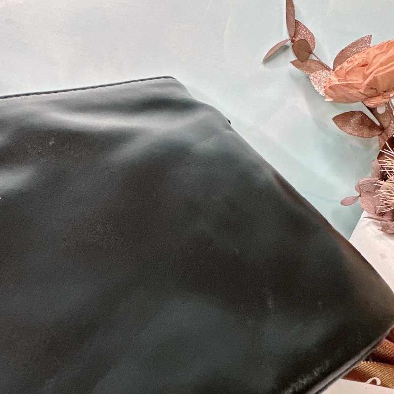 CHANEL 中號黑字22肩背包-9