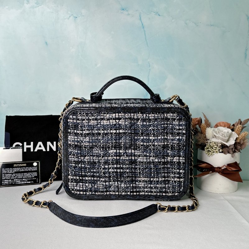 CHANEL 深藍毛呢鏈帶箱包-1