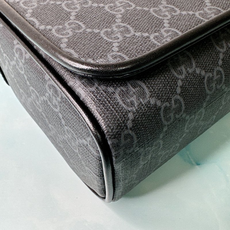 GUCCI 滿版老花掀蓋郵差包-9