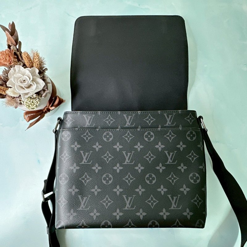 LV 全新District PM郵差包-4