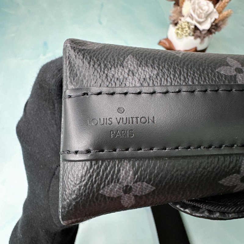 LV 全新District PM郵差包-7