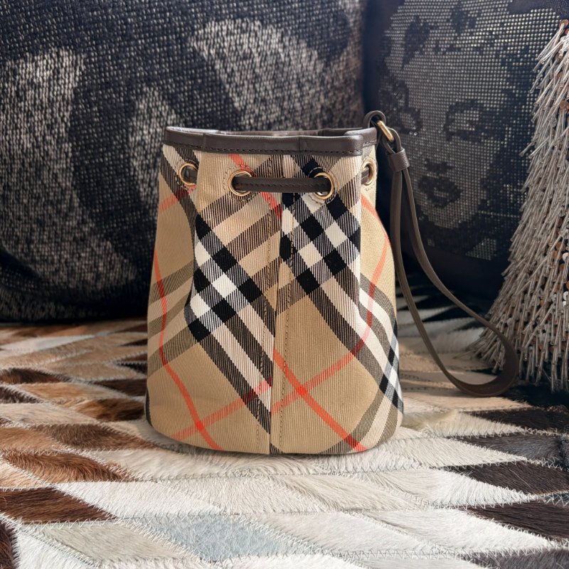 BURBERRY 格紋帆布小款水桶手拿包 全新-2