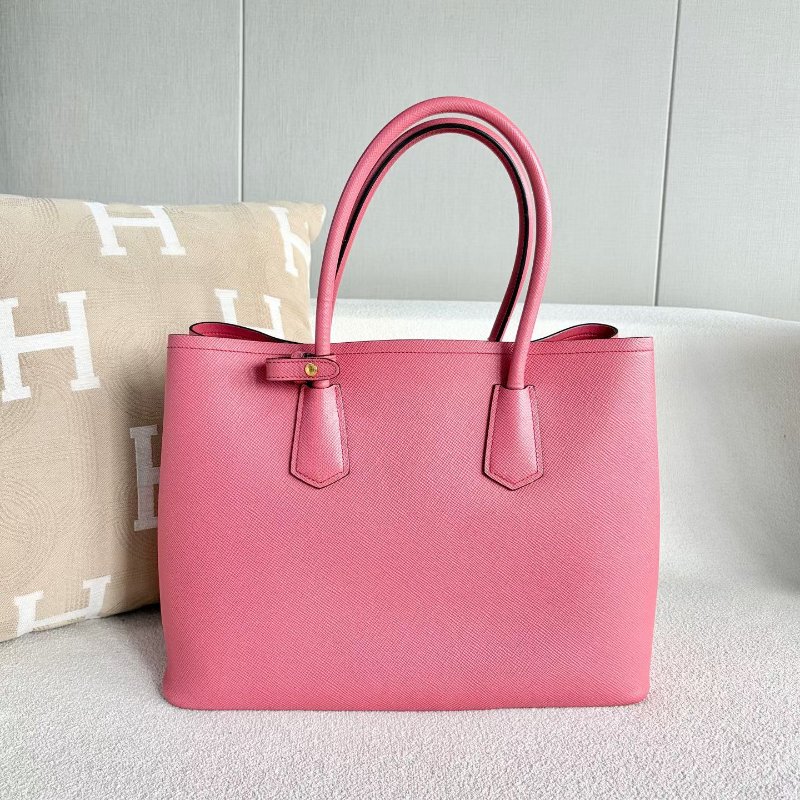 Prada Saffiano殺手包  粉色 金扣36*27*18 99新配件塵袋 保卡 肩帶 說明書-6