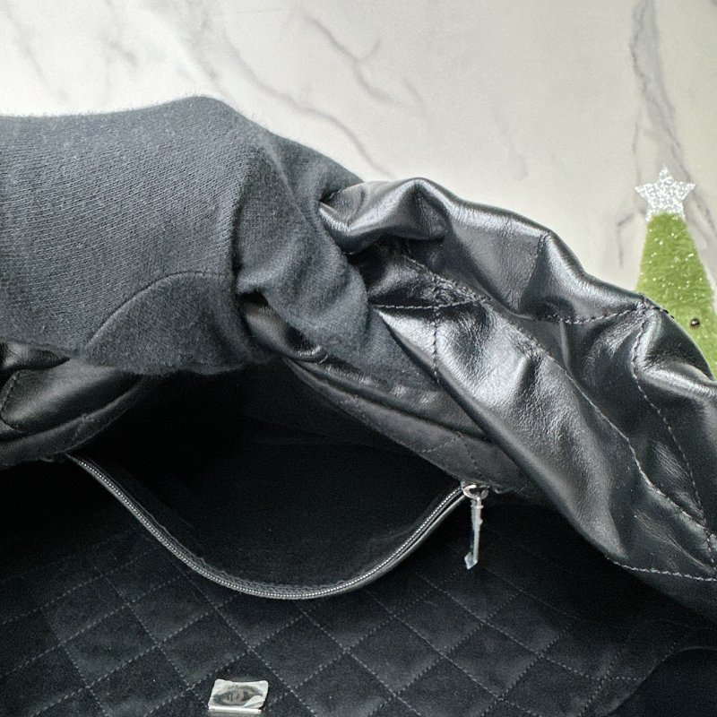 CHANEL 中款黑字22包-5