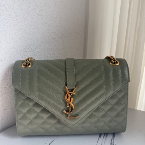 YsL 美美的綠色魚子醬斜背包