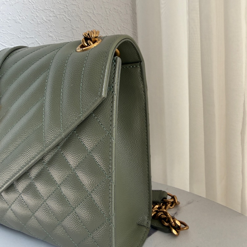 YsL 美美的綠色魚子醬斜背包-5