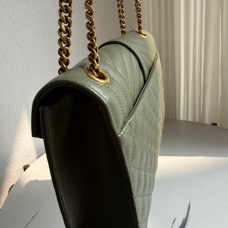 YsL 美美的綠色魚子醬斜背包-7