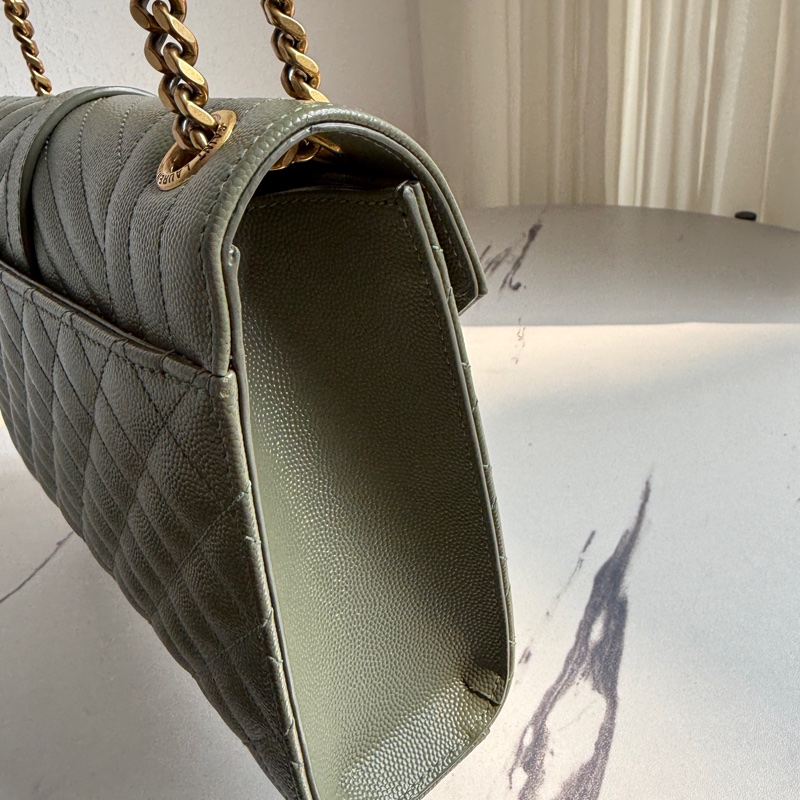 YsL 美美的綠色魚子醬斜背包-8