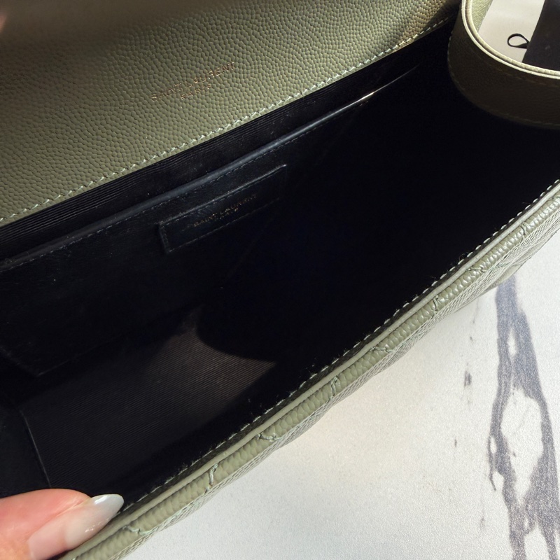 YsL 美美的綠色魚子醬斜背包-11