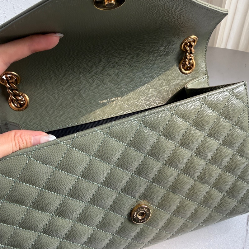 YsL 美美的綠色魚子醬斜背包-12