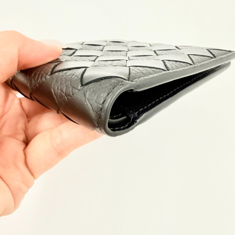 Bottega Veneta - 黑色牛皮編織Intrecciato 對開短夾-10