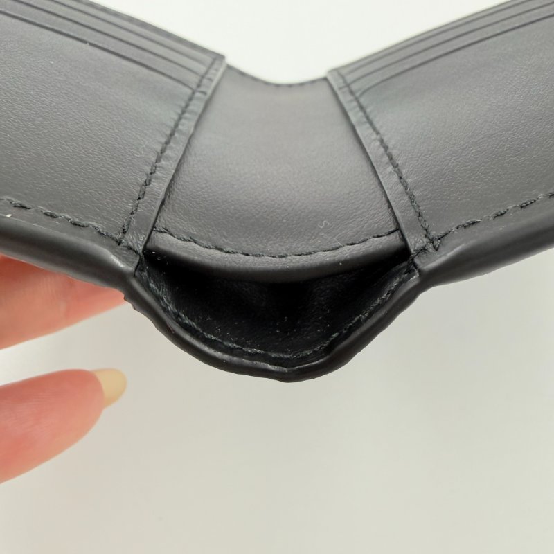 Bottega Veneta - 黑色牛皮編織Intrecciato 對開短夾-12