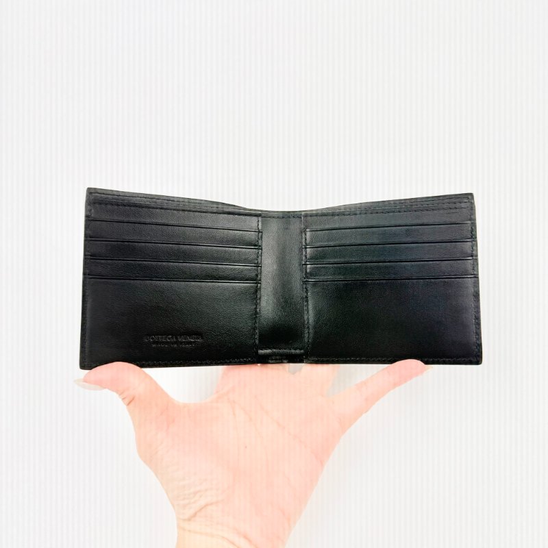 Bottega Veneta - 黑色牛皮編織Intrecciato 對開短夾-13