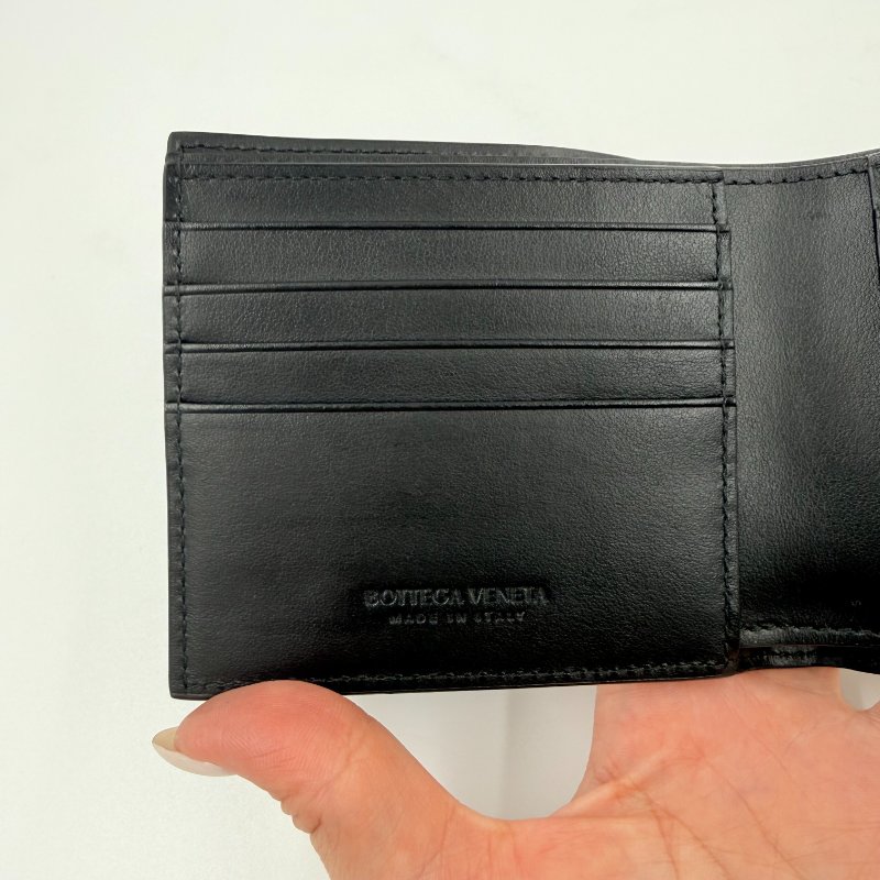 Bottega Veneta - 黑色牛皮編織Intrecciato 對開短夾-6
