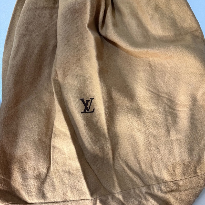 LV棋盤格水桶包-7