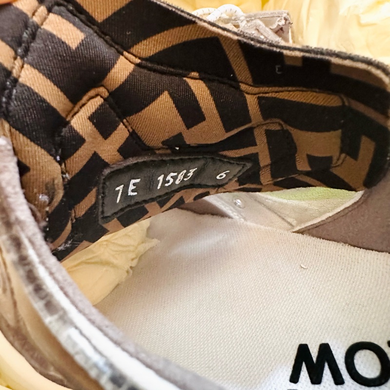 FENDI Flow Sneakers Size 6 / EU40-4