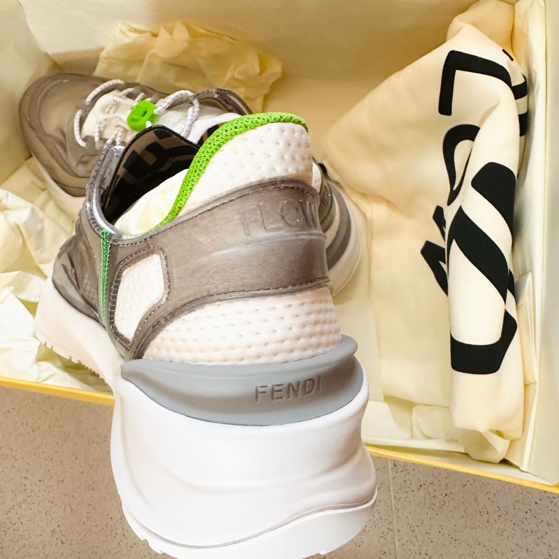 FENDI Flow Sneakers Size 6 / EU40-8
