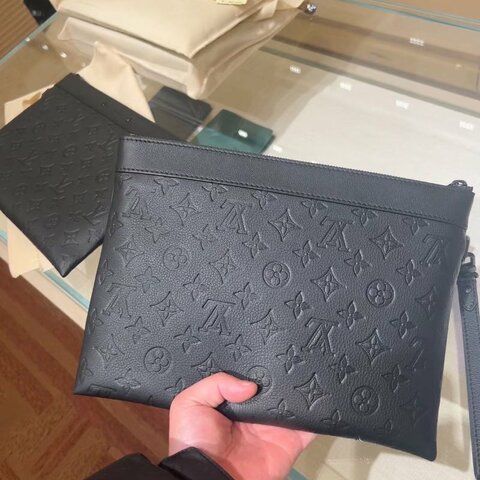 LV Pochette To-Go手拿包  芯片款 黑色 磨砂黑扣 29*21 99新配件塵袋