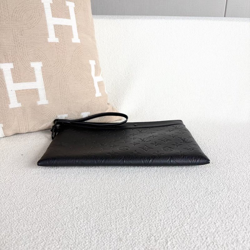 LV Pochette To-Go手拿包  芯片款 黑色 磨砂黑扣 29*21 99新配件塵袋-4