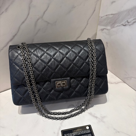 CHANEL黑全皮復古銀扣2.55 包28cm