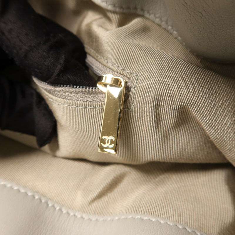 CHANEL 羊皮皮革Backpack金扣背包-10