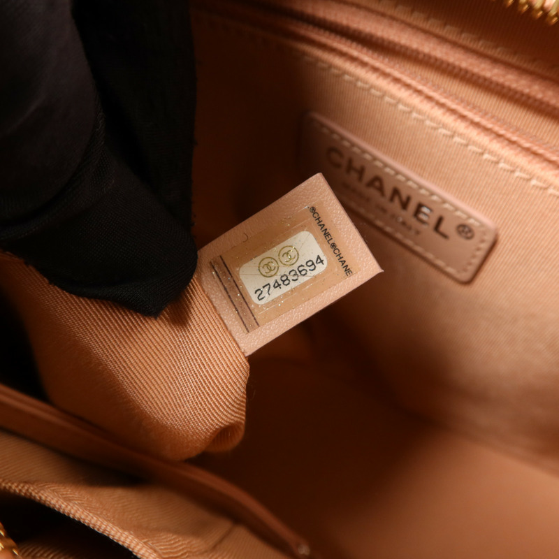 CHANEL 牛皮皮革Gabrielle Medium鏈帶肩背袋-6