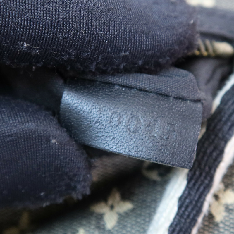 LOUIS VUITTON Monogram Mini Lin Betsy金扣背包-7