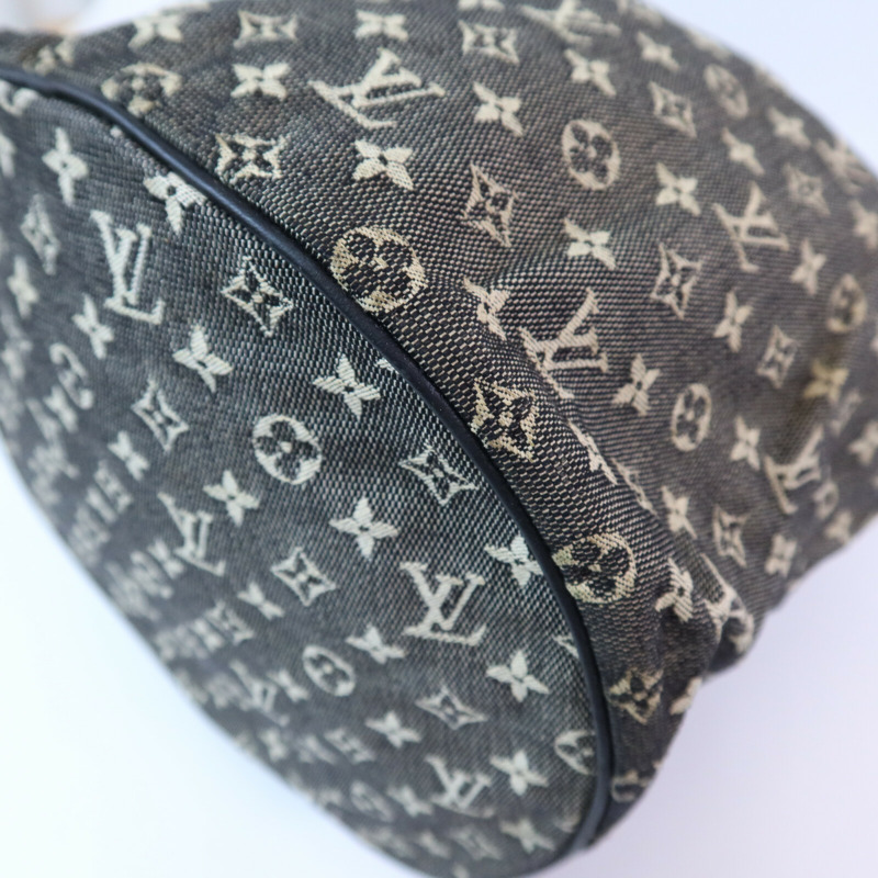 LOUIS VUITTON Monogram Mini Lin Betsy金扣背包-10