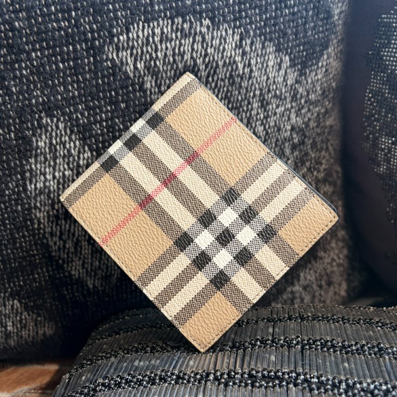 BURBERRY 格紋八卡對開短夾-3