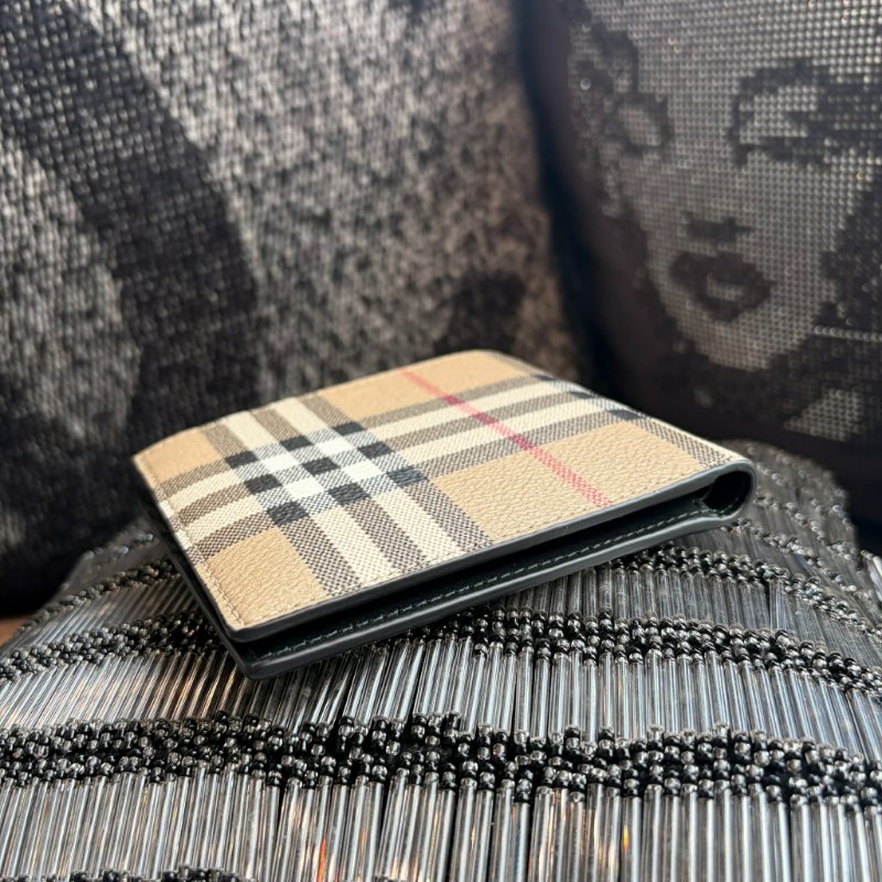 BURBERRY 格紋八卡對開短夾-4