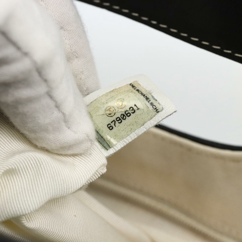 【日本直送】香奈兒 Choco Bar 鏈條肩背包 漆皮 米色 銀色 CC 標誌 正品 BA11764A-11