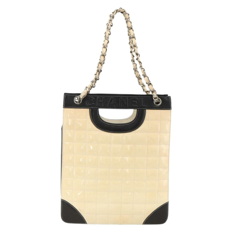 【日本直送】香奈兒 Choco Bar 鏈條肩背包 漆皮 米色 銀色 CC 標誌 正品 BA11764A-12