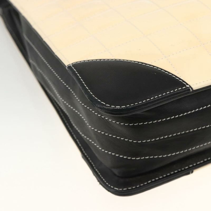 【日本直送】香奈兒 Choco Bar 鏈條肩背包 漆皮 米色 銀色 CC 標誌 正品 BA11764A-15