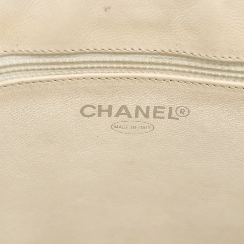 【日本直送】香奈兒 Choco Bar 鏈條肩背包 漆皮 米色 銀色 CC 標誌 正品 BA11764A-16