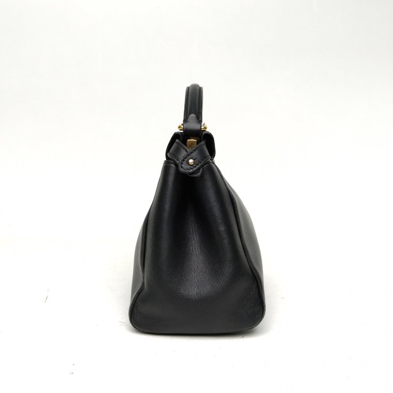 FENDI PEEKABOOMini黑色羊皮金扣肩背包-3