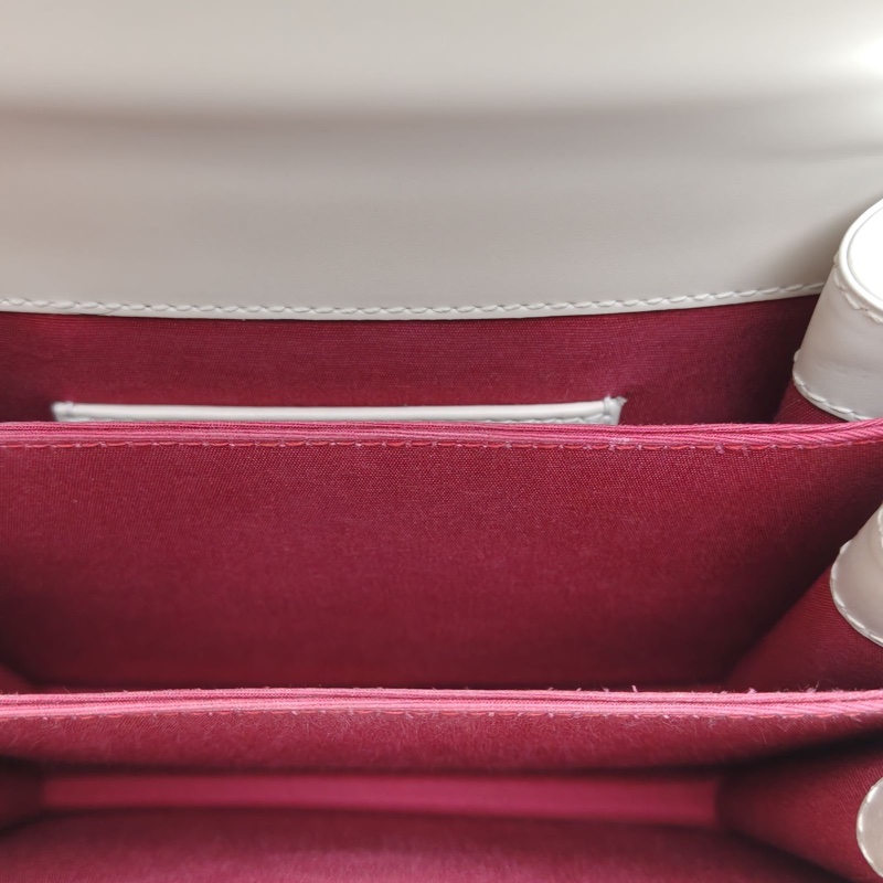 BVLGARI SerpentiForever風琴蛇頭包小號白色牛皮-4