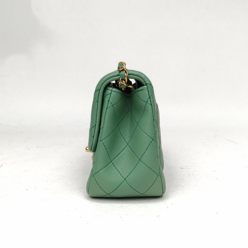 CHANEL CF口蓋包方胖子綠色羊皮晶片開金扣金球調節扣-1