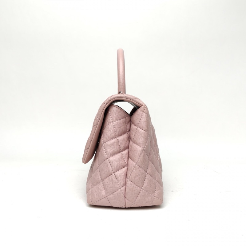 CHANEL CocoHandle中號粉色荔枝牛皮23開銀扣-1