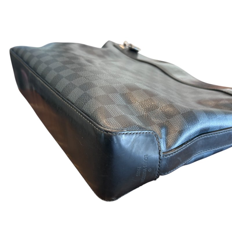 LV 黑色棋盤格公事斜背包-5