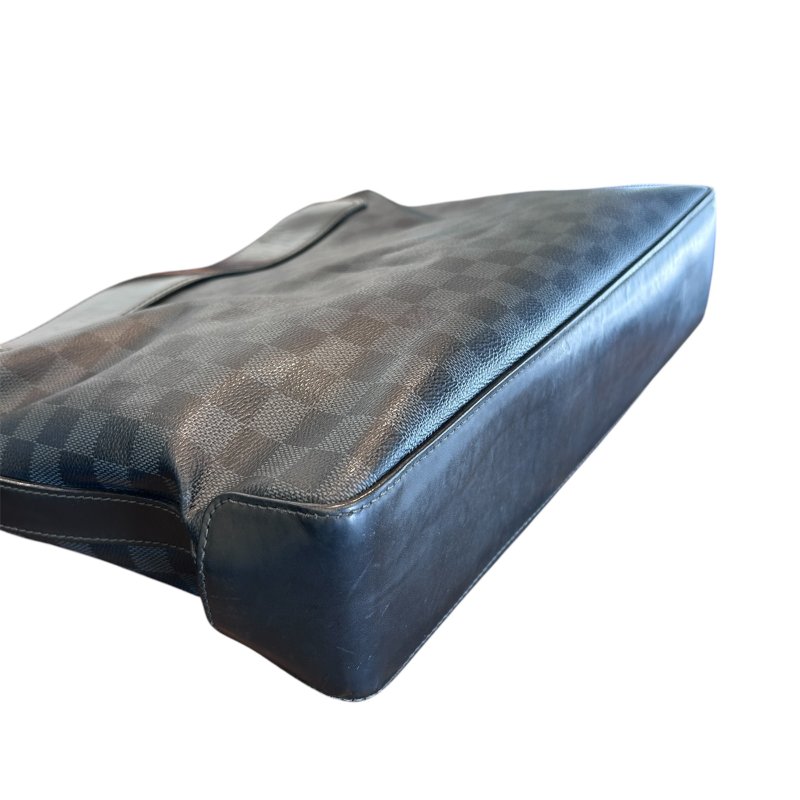 LV 黑色棋盤格公事斜背包-6