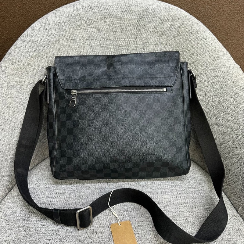 【NBA同款‼️帥爆了😆全網最低價】LV 黑色棋盤格 單肩包|斜背包|郵差包-2
