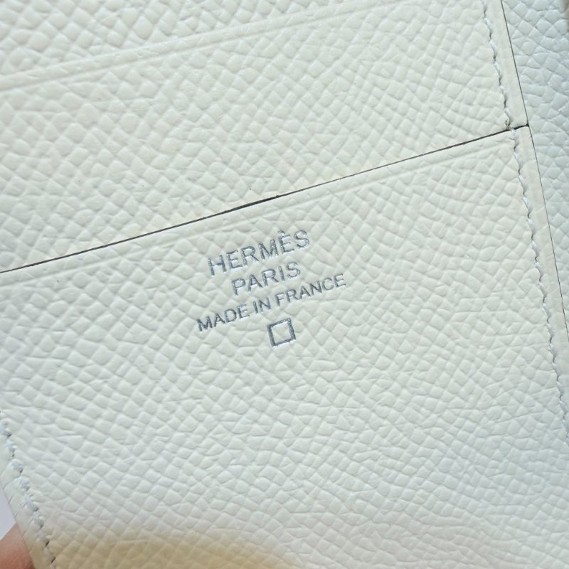 HERMES- Nata奶油白拚淺褐亮面鱷魚皮銀釦Bearn Epsom三折短夾-4